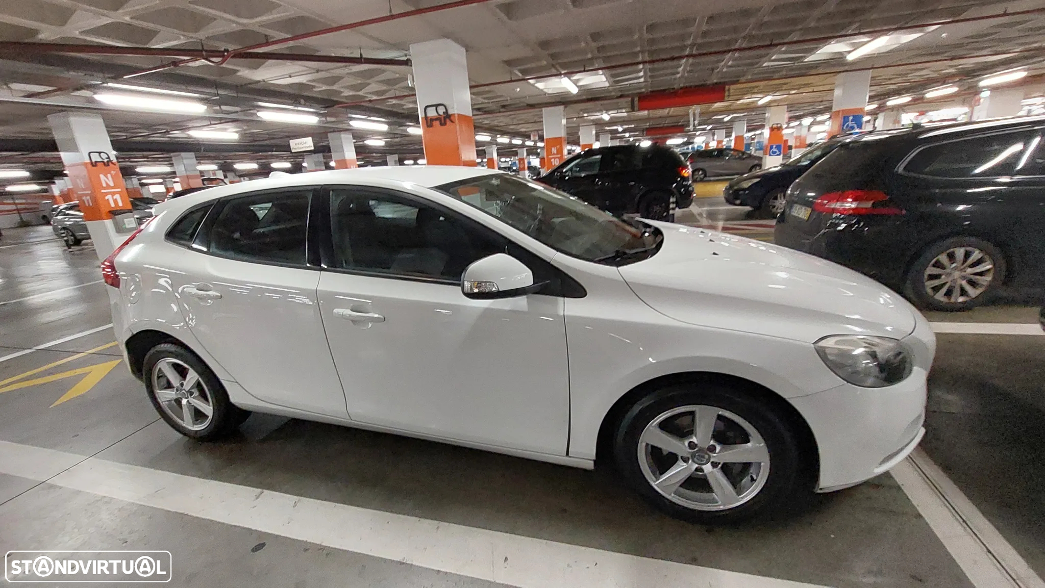 Volvo V40 2.0 D2 Kinetic - 13