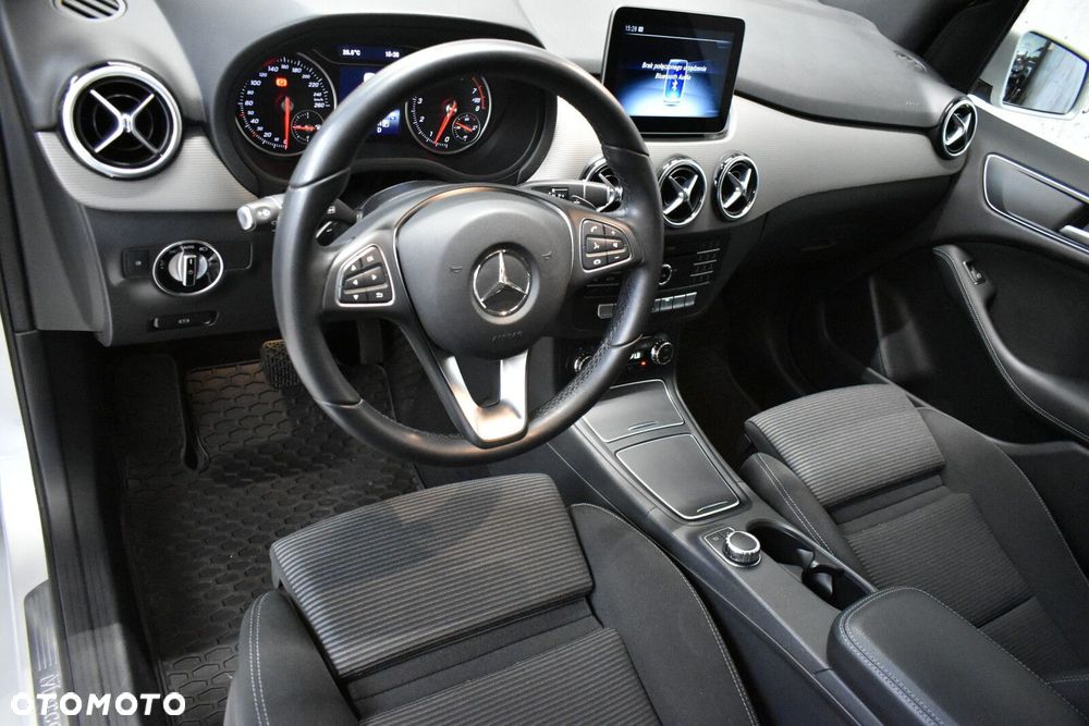 Mercedes-Benz Klasa B 180 7G-DCT Urban - 5