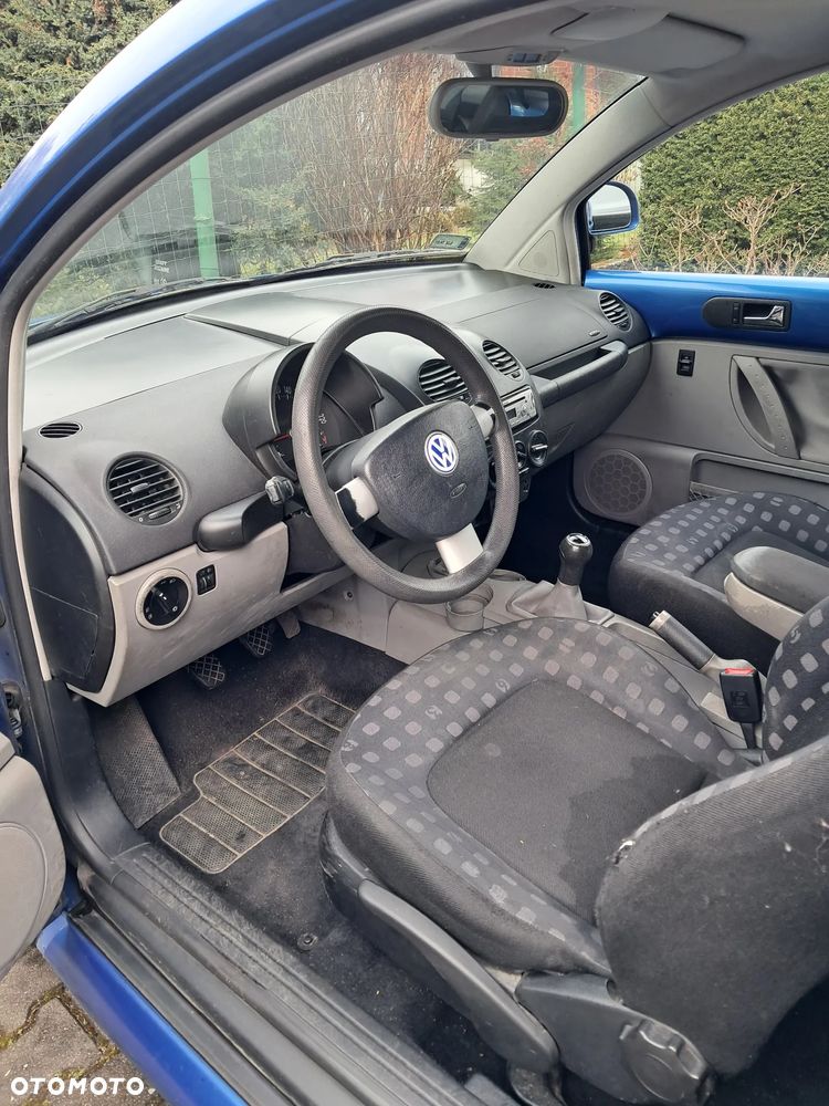 Volkswagen New Beetle - 2