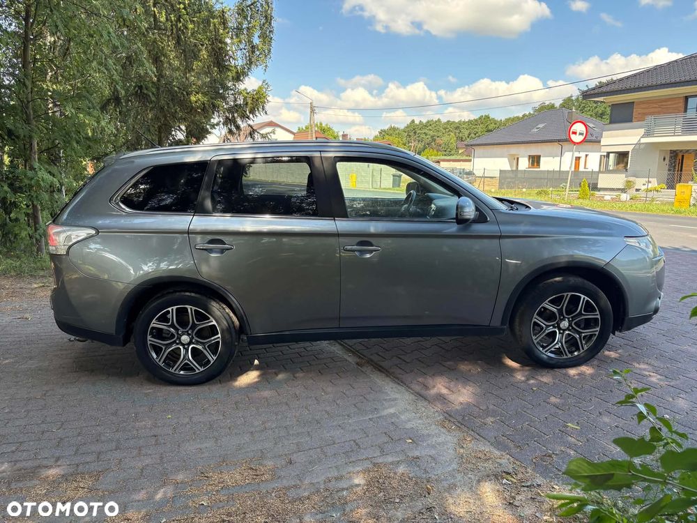Mitsubishi Outlander - 8