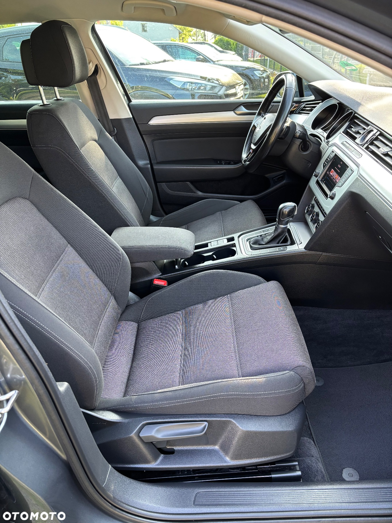 Volkswagen Passat Variant 2.0 TDI DSG (BlueMotion Technology) Comfortline - 25