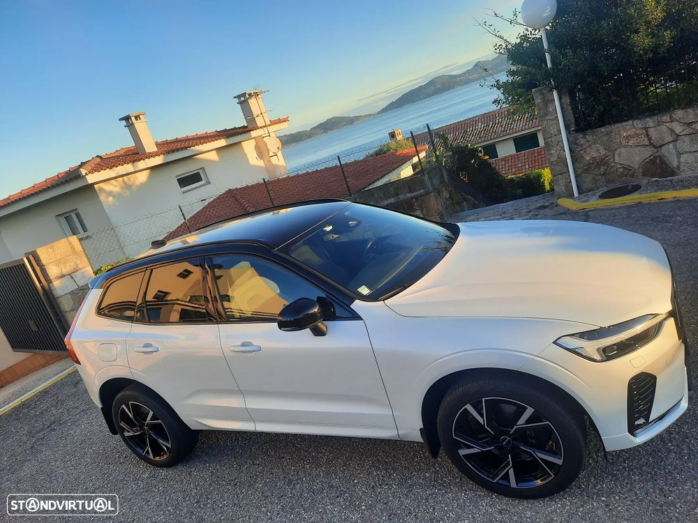 Volvo XC 60 2.0 B5 R-Design AWD - 4