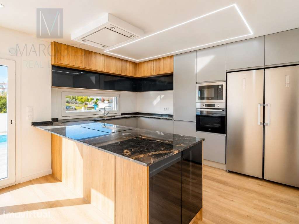 Moradia V4 com Garagem, Jardim e Piscina nas Quintinhas - Charneca ... - Grande imagem: 4/29