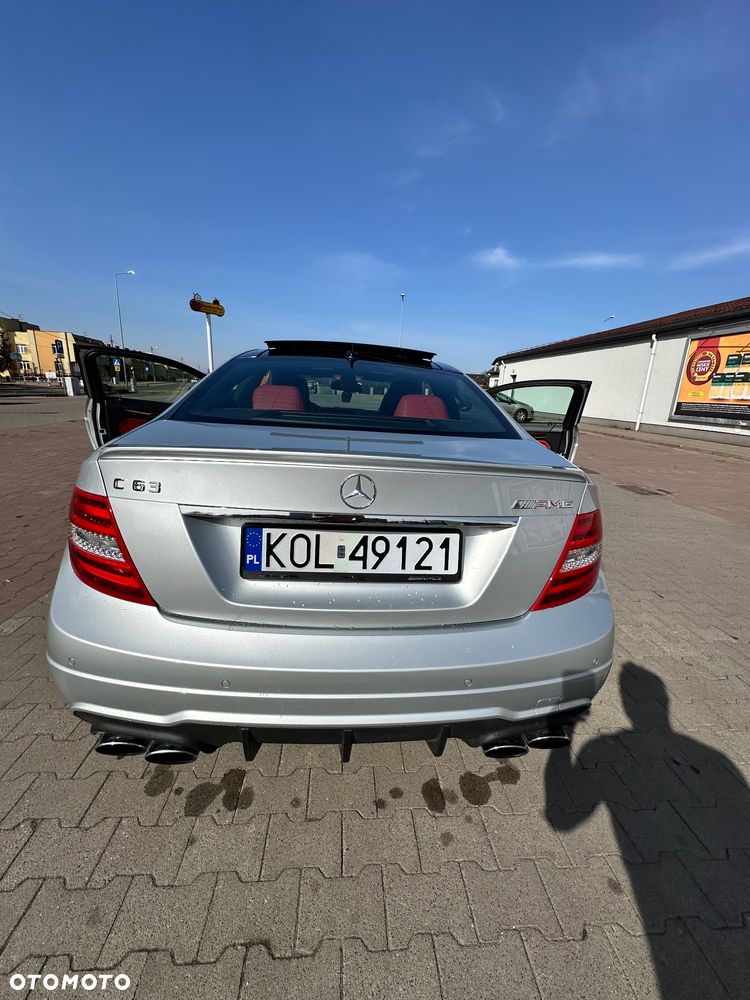 Mercedes-Benz Klasa C 63 AMG - 16