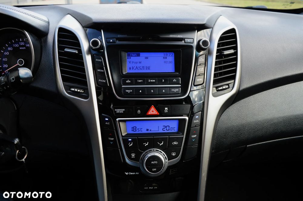 Hyundai i30 blue 1.6 CRDi YES Gold - 16