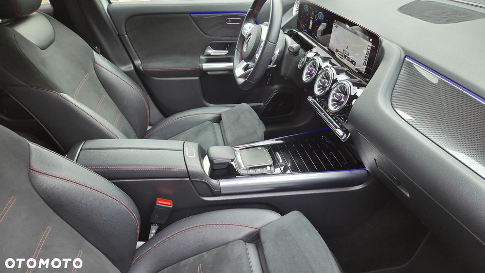 Mercedes-Benz GLA 200 7G-DCT AMG Line - 16