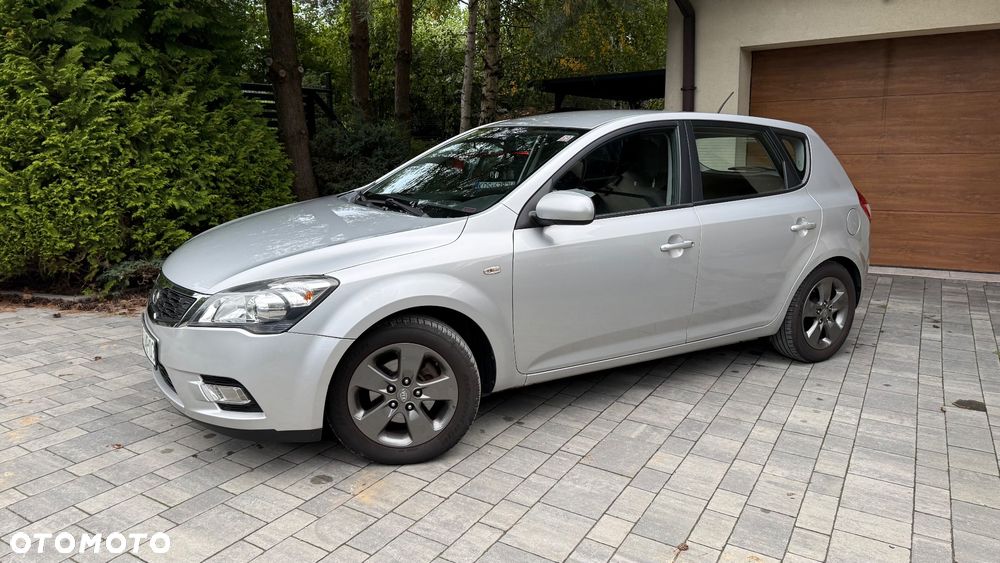 Kia Ceed 1.4 CVVT Attract - 13