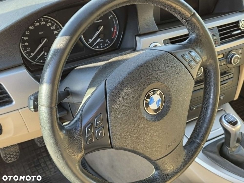 BMW Seria 3 320d DPF - 14