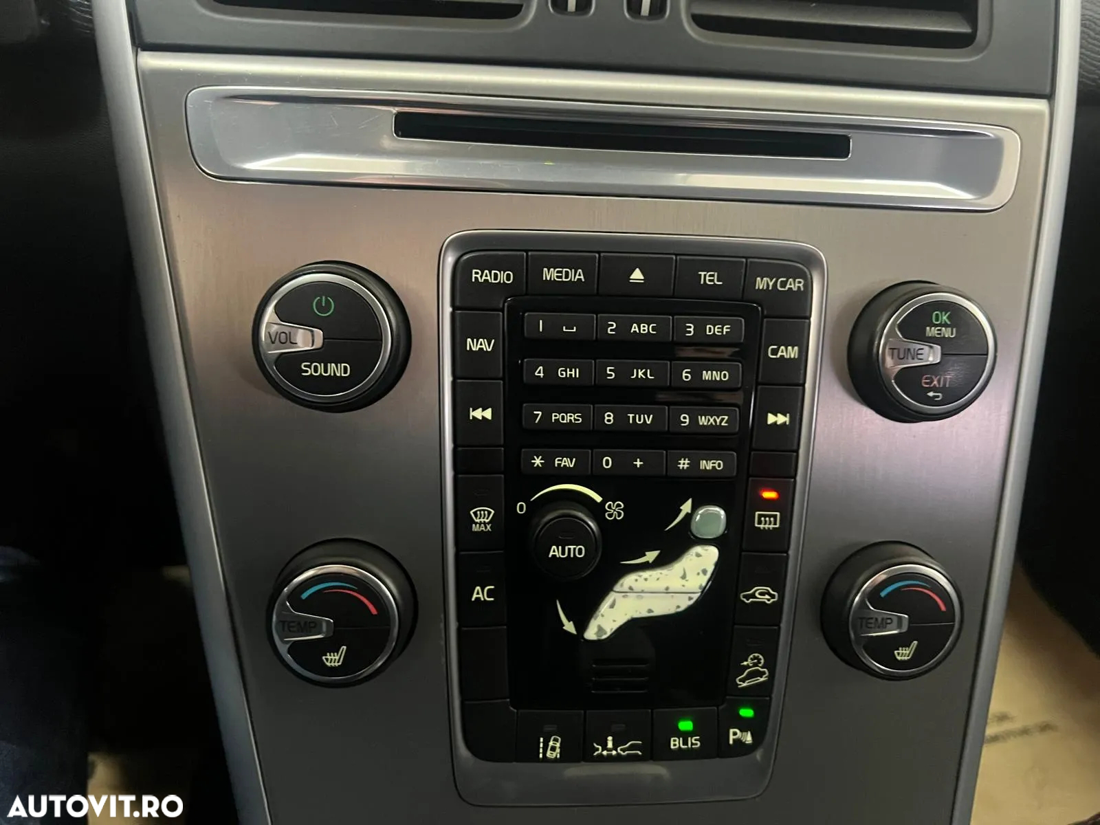 Volvo XC 60 D5 AWD Aut. RDesign - 28