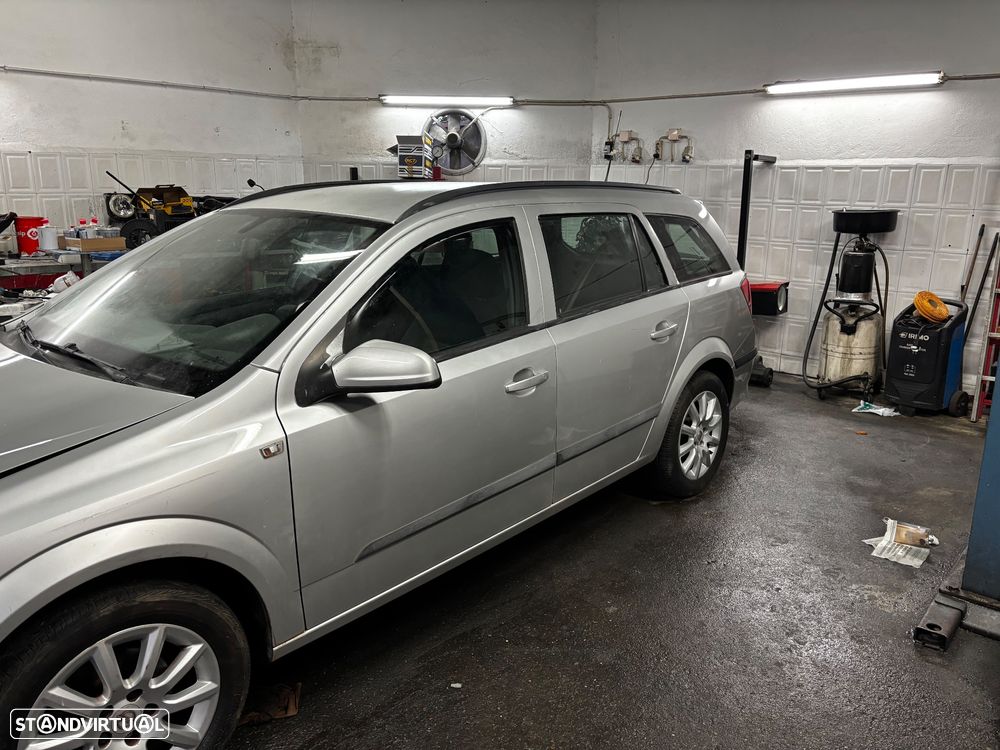 Opel Astra Sports Tourer - 1