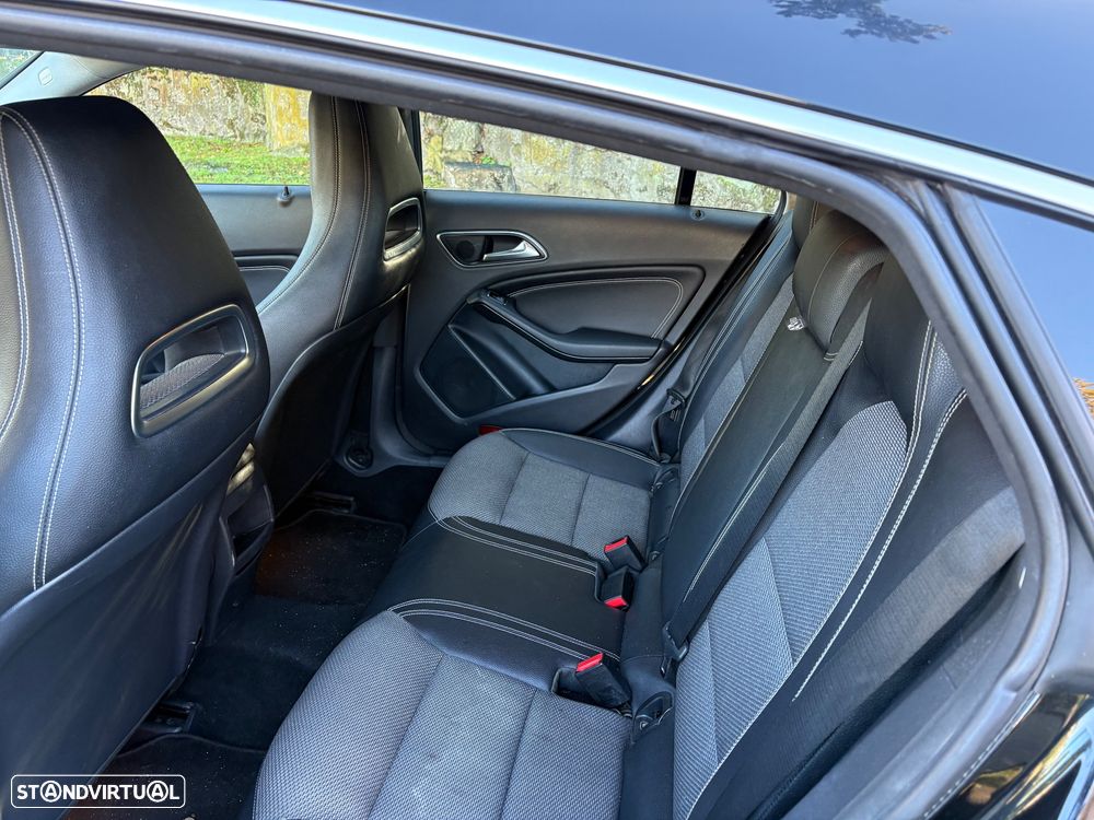 Mercedes-Benz CLA 200 d 4Matic Shooting Brake 8G-DCT Edition 1 - 11