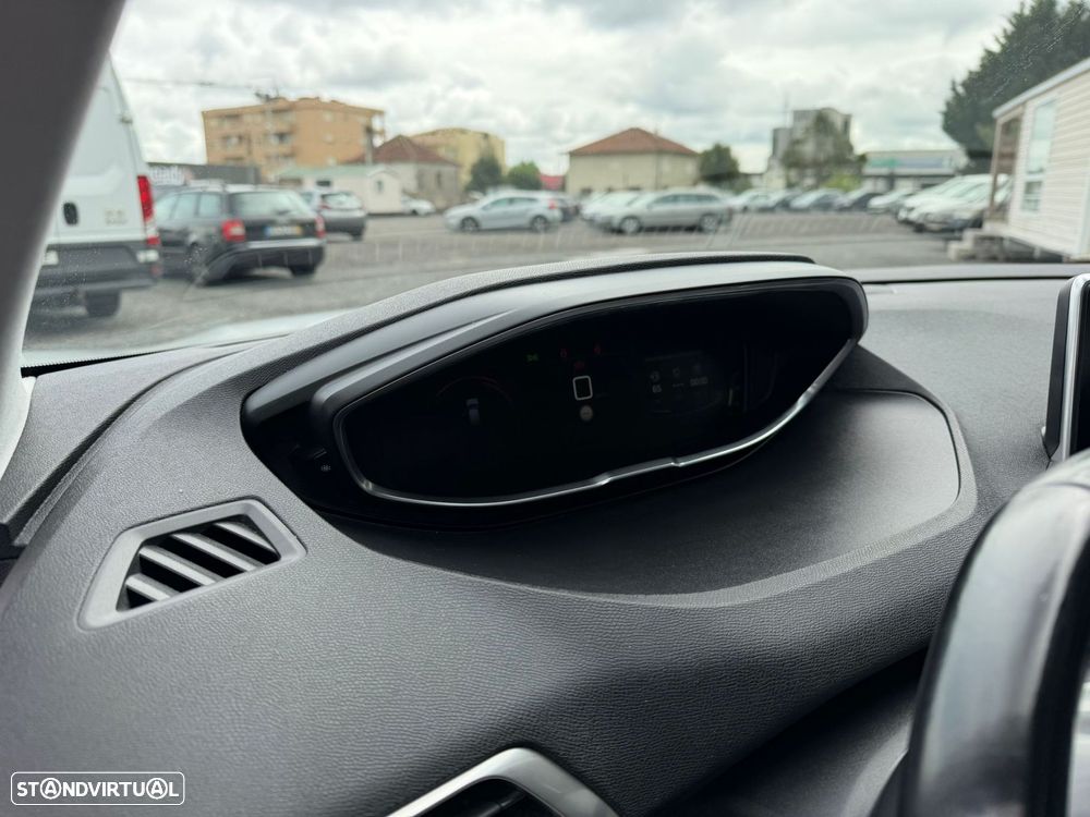 Peugeot 3008 1.2 PureTech Allure - 38