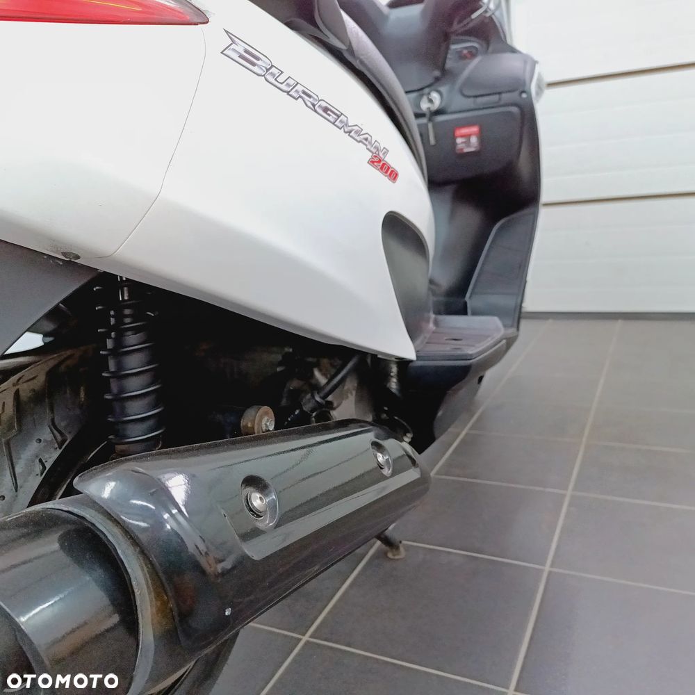 Suzuki Burgman - 13