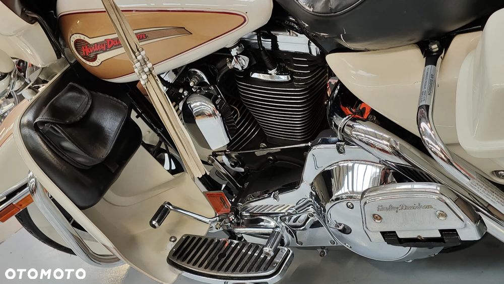 Harley-Davidson FLH Electra Glide - 25