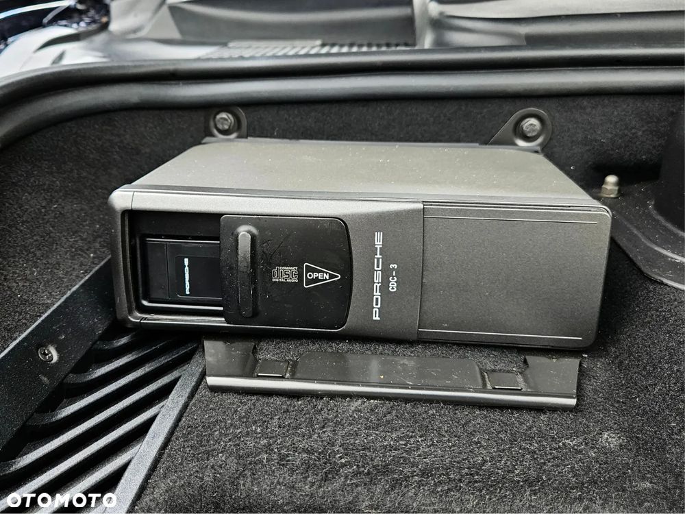 Porsche 911 Carrera 4 - 25