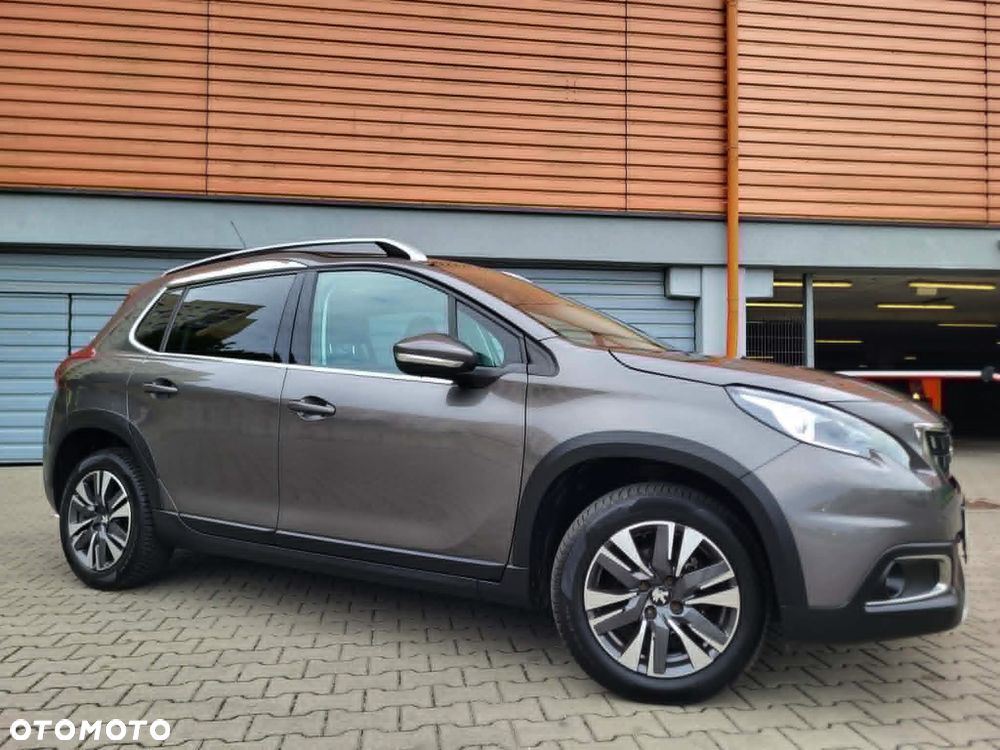 Peugeot 2008 BlueHDi 100 STOP & START Allure - 19