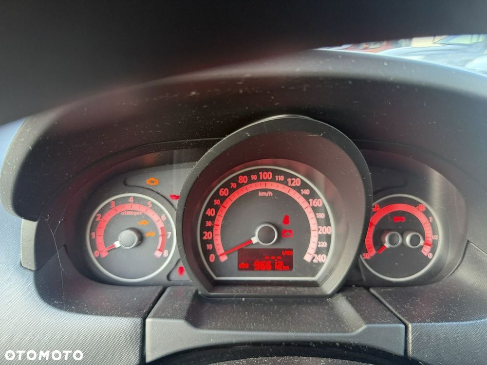 Kia Ceed - 8