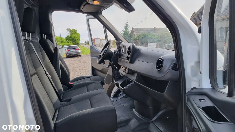 Mercedes-Benz Sprinter - 35