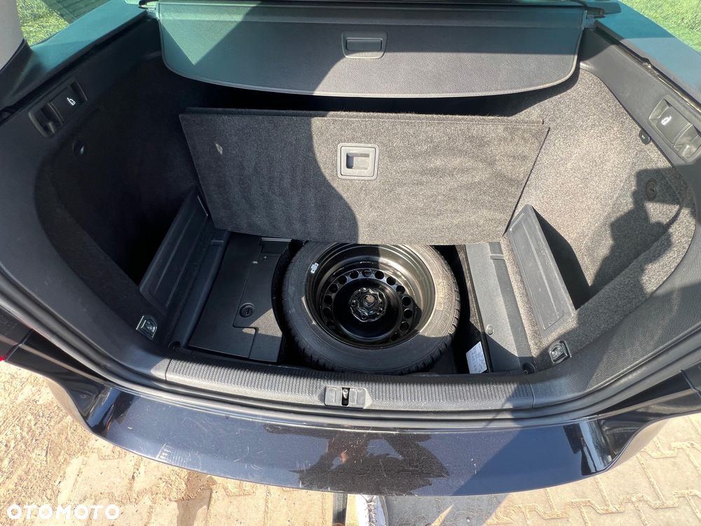 Volkswagen Passat - 17