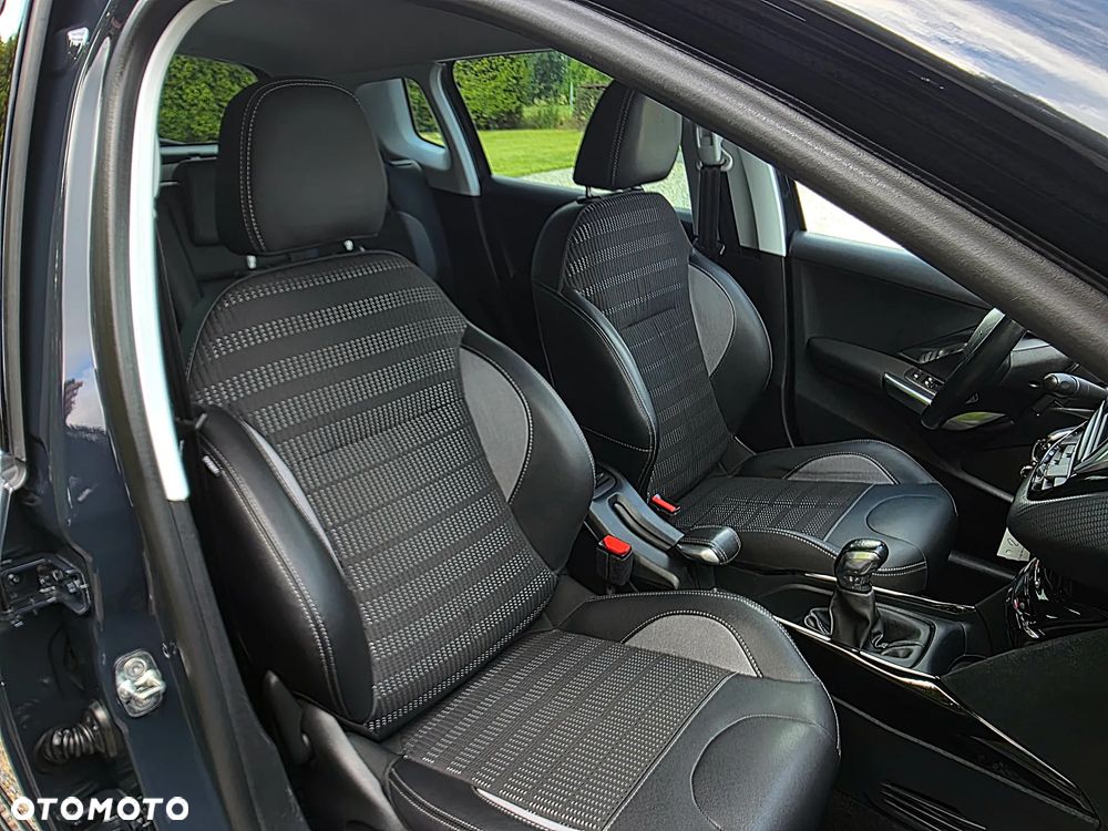 Peugeot 2008 PureTech 82 Allure - 24