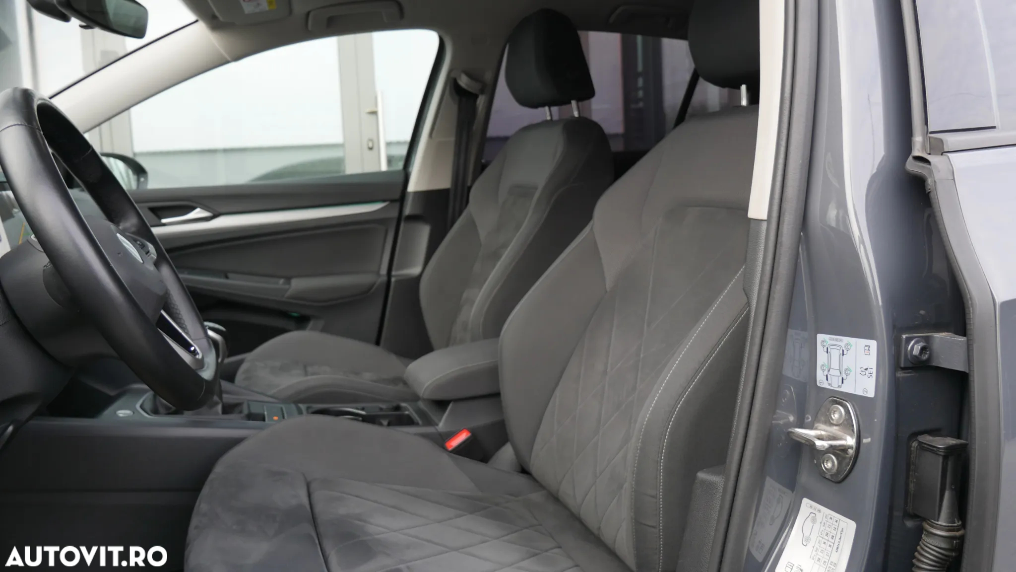 Volkswagen Golf - 2