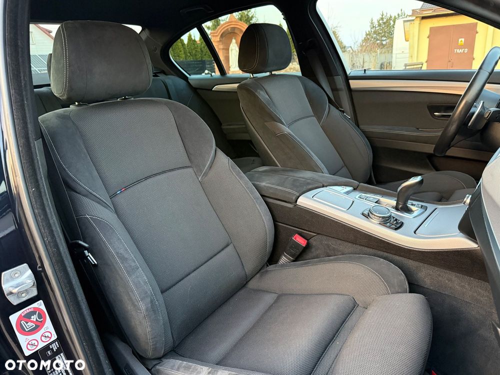 BMW Seria 5 525d xDrive - 25