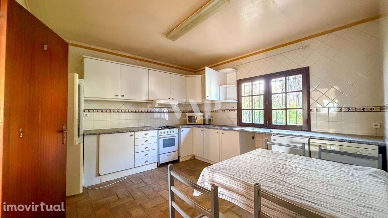 Moradia T3 para Renovar com Piscina em Zona Tranquila na Assumadinha, - Grande imagem: 3/23