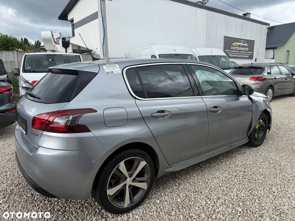 Peugeot 308 - 8