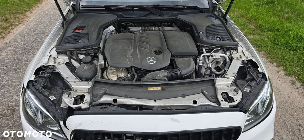 Mercedes-Benz Klasa E 220 d 4-Matic 9G-TRONIC - 13