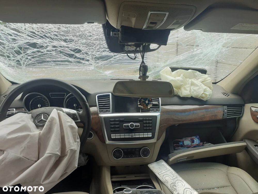 Mercedes-Benz ML - 8