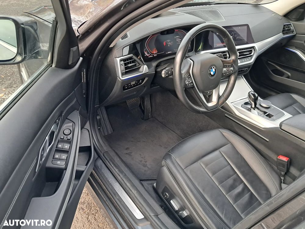 BMW Seria 3 330i AT Luxury Line - 12