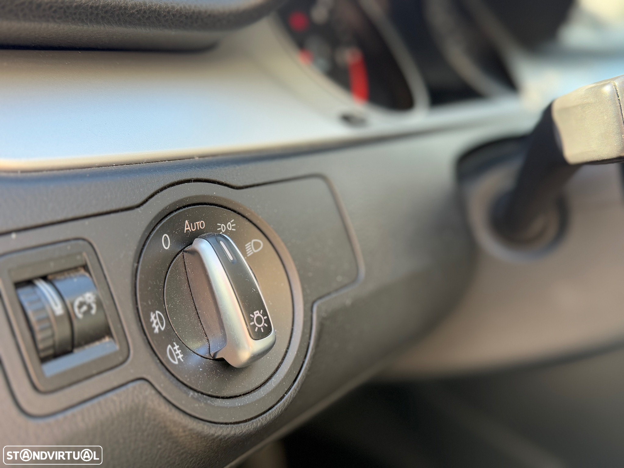 VW Passat 1.6 TDI BlueMotion Highline - 8
