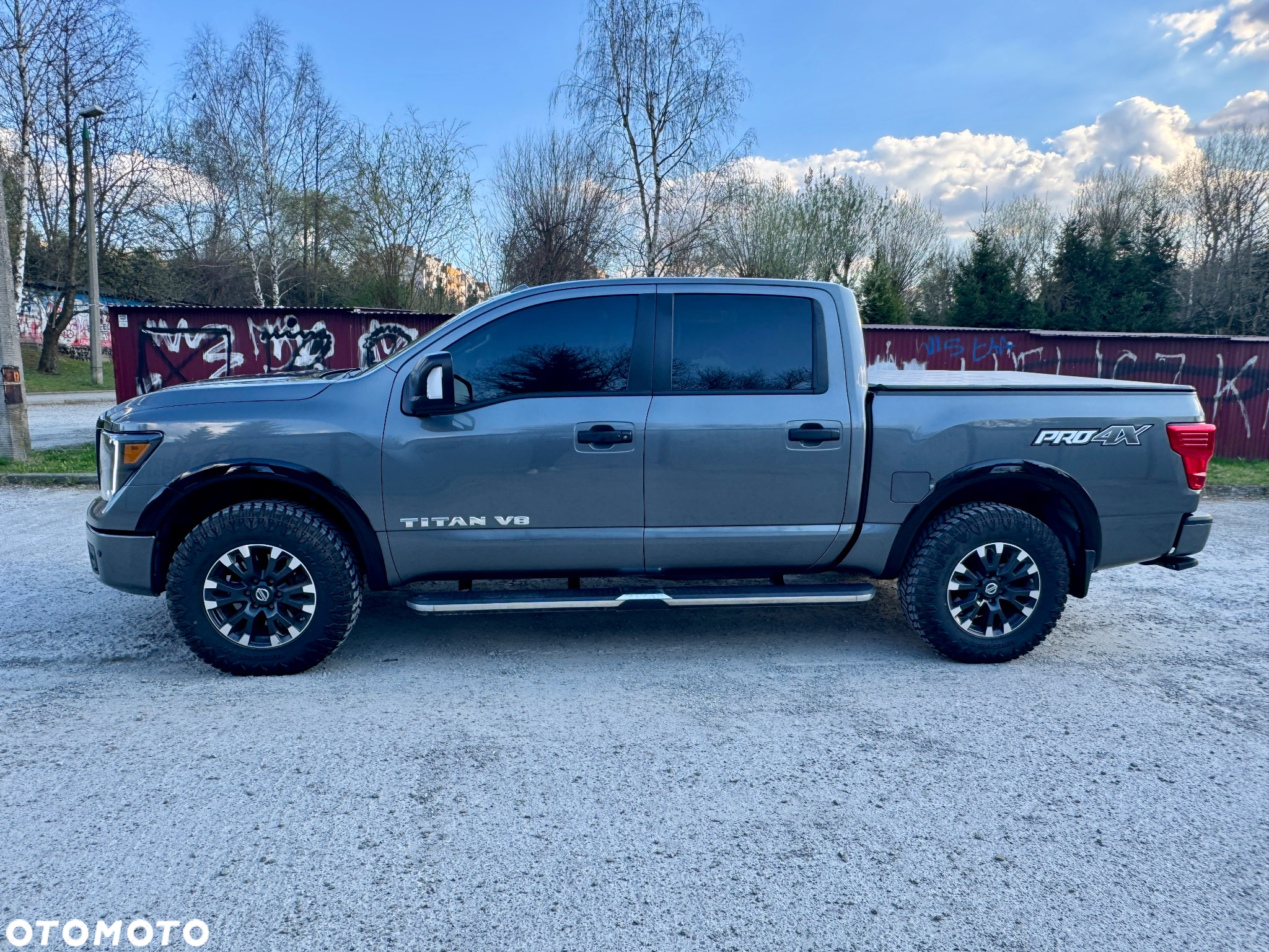 Nissan Titan - 9