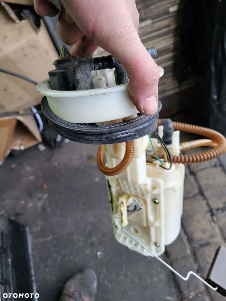 Pompka paliwa w zbiornik audi a4 b6 1.8turbo