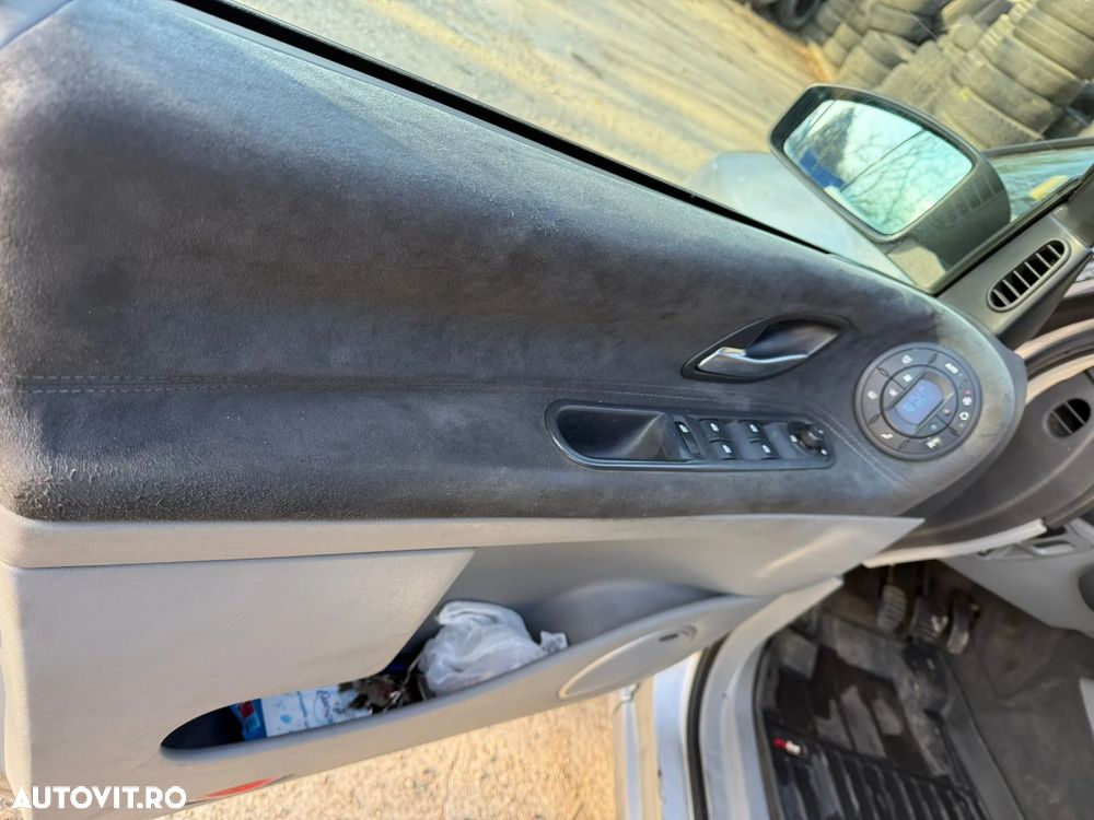 Renault Espace 2.0 dCi FAP Tech Run - 4