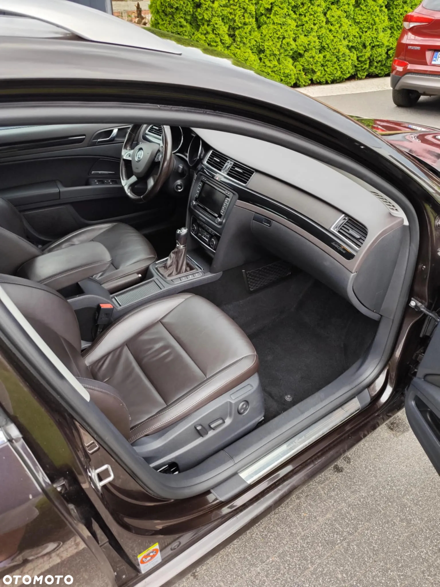 Skoda Superb Combi 2.0 TDI L&K - 9