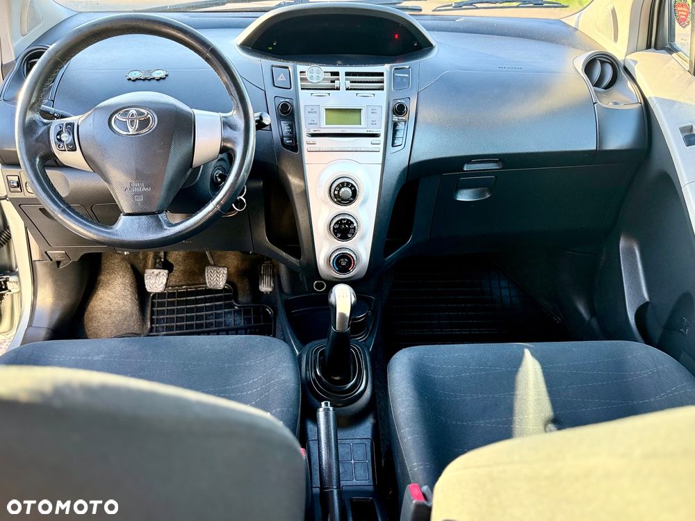 Toyota Yaris 1.3 - 12
