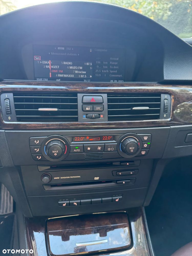BMW Seria 3 330i - 18