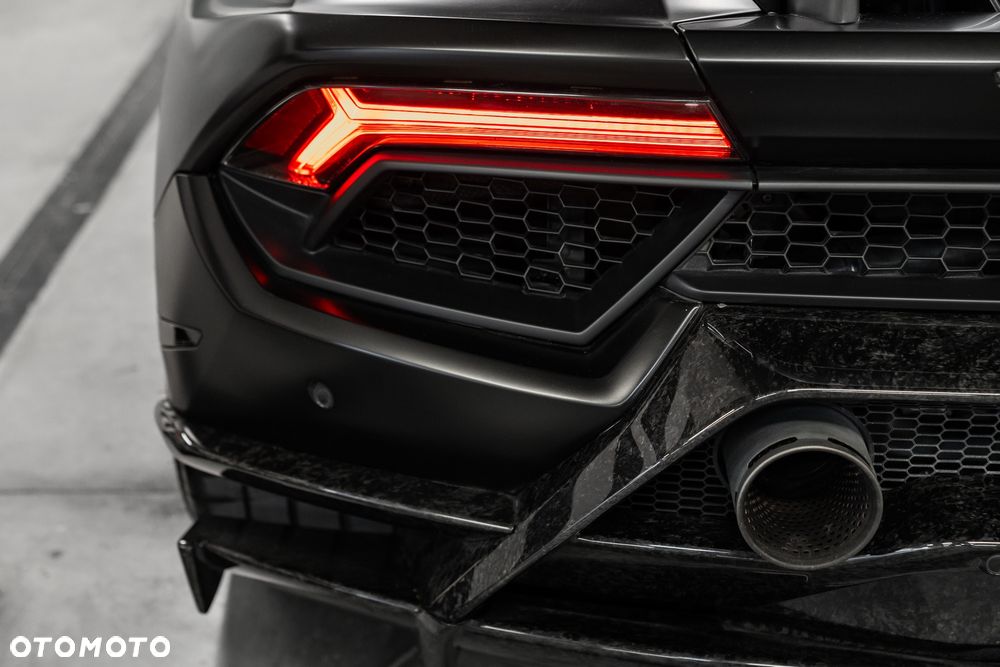 Lamborghini Huracan Performante - 20