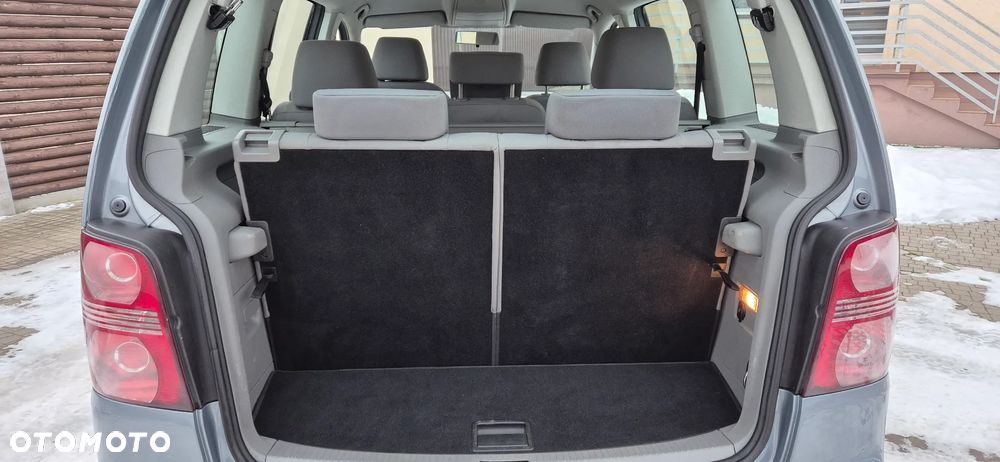 Volkswagen Touran 2.0 TDI Trendline - 17