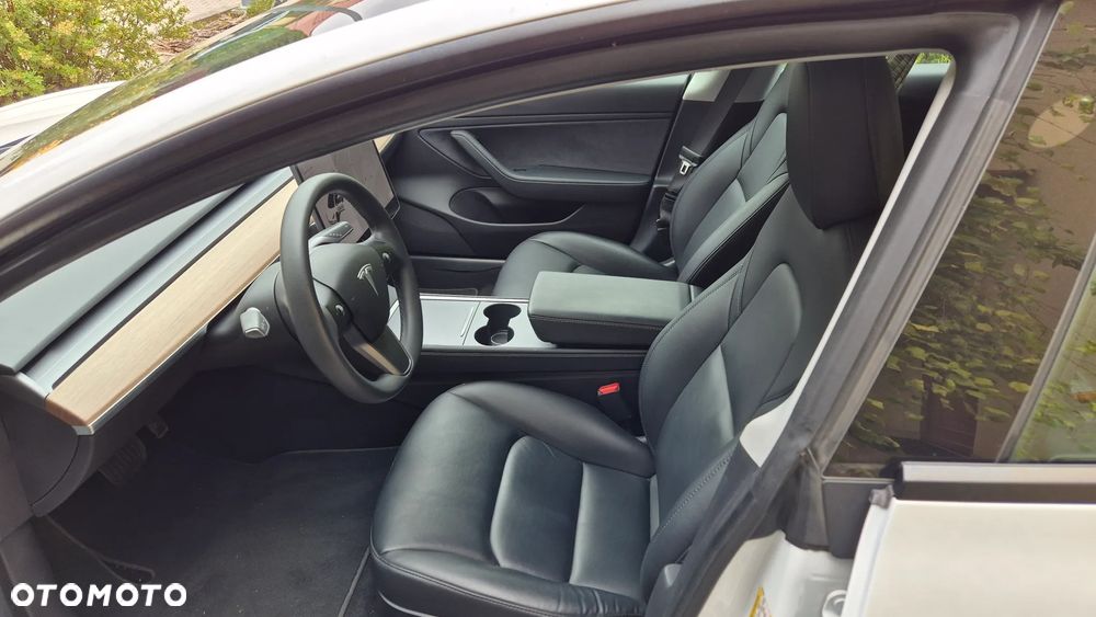 Tesla Model 3 Long Range AWD - 6