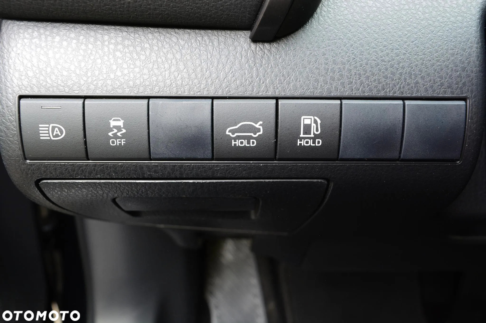 Toyota Camry 2.5 Hybrid Executive CVT - 31