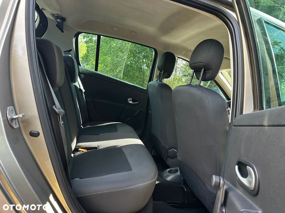 Renault Clio 1.2 16V 75 Expression - 37