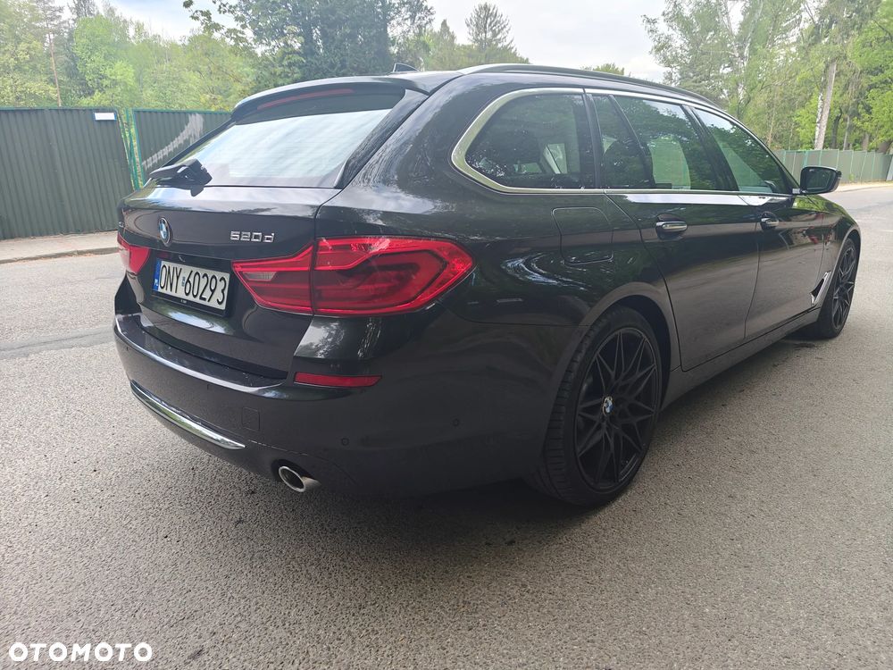 BMW Seria 5 520d xDrive Luxury Line - 4