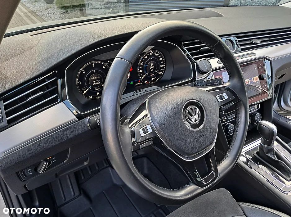 Volkswagen Passat - 6