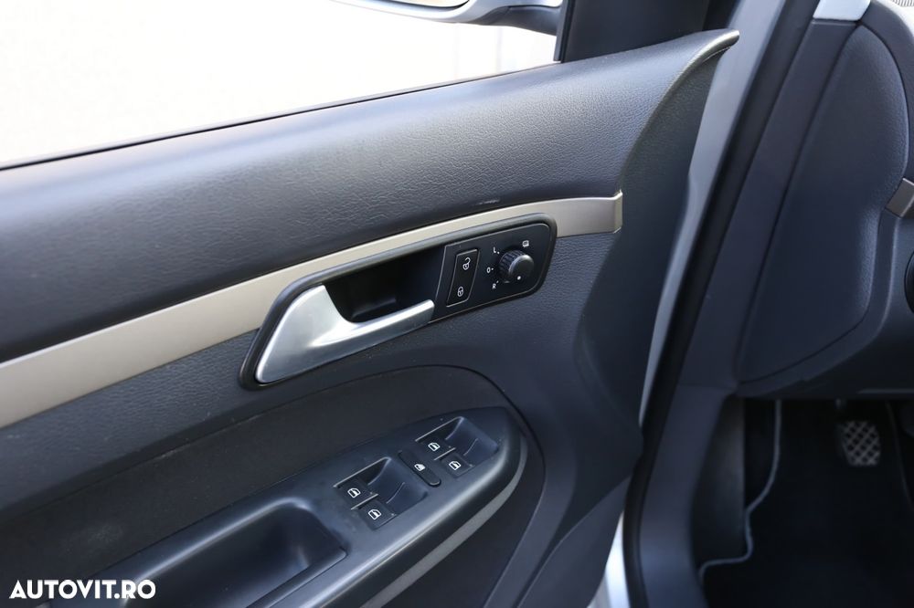 Volkswagen Touran 1.9 TDI DPF Highline - 19