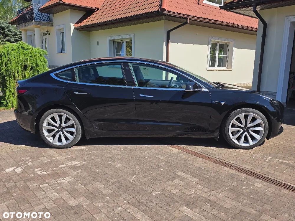 Tesla Model 3 - 6