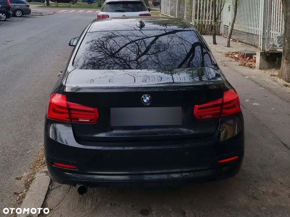 BMW Seria 3 318i - 6