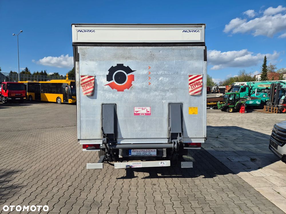 Iveco Daily 65 C 17 / 3.0 SILNIK / KONTENER / WINDA / MOCNY / WEBASTO / MANUAL / NISKI KONTENER / SERWISOWANY / EURO 5 - 8