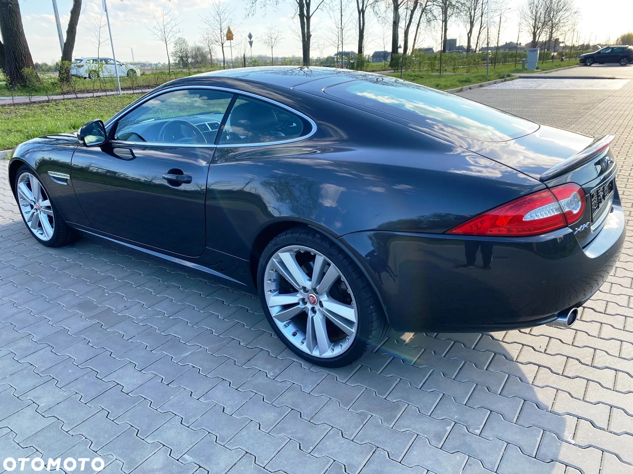 Jaguar XK 5.0 Coupe Portfolio - 10